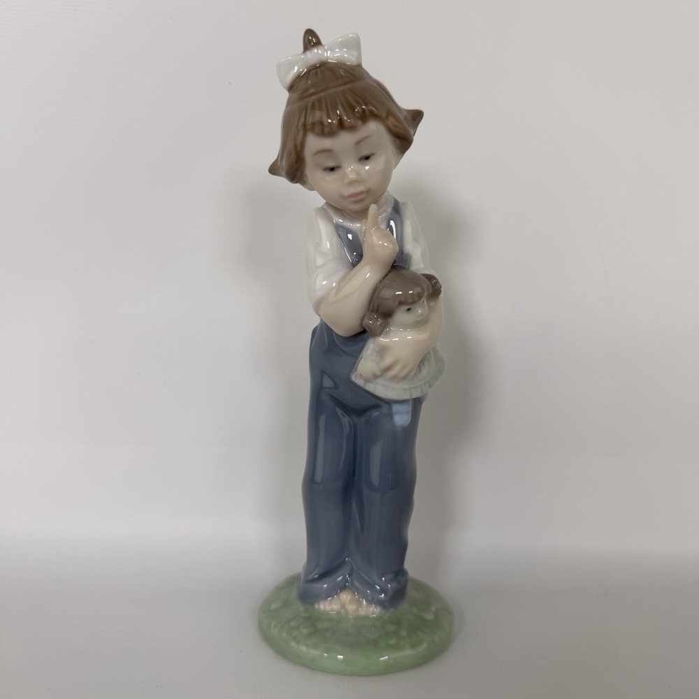 Nao By Lladro Hush Girl With Doll Overalls Porcelain Figurine Spain 1069 EUC